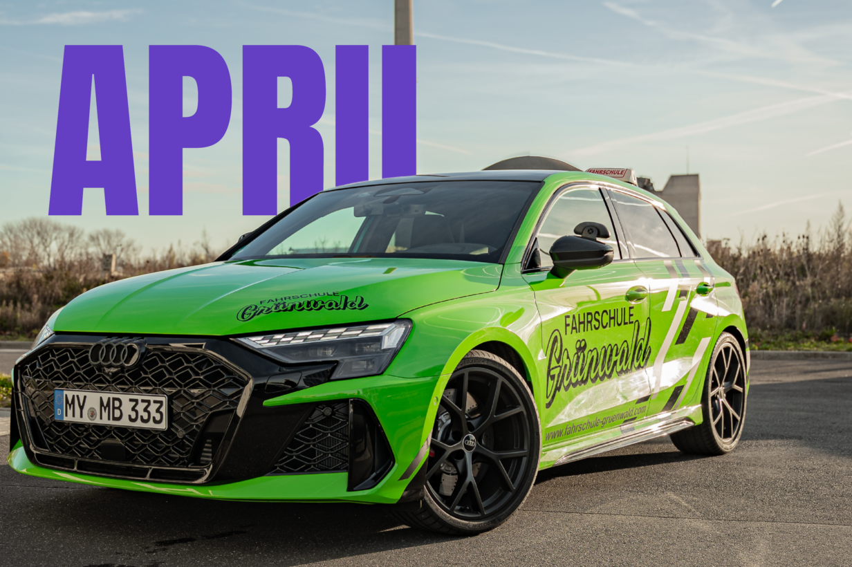 Monatsmotiv April bei der Fahrschule Grünwald in Vallendar – Fahrschulauto im Frühlingslook